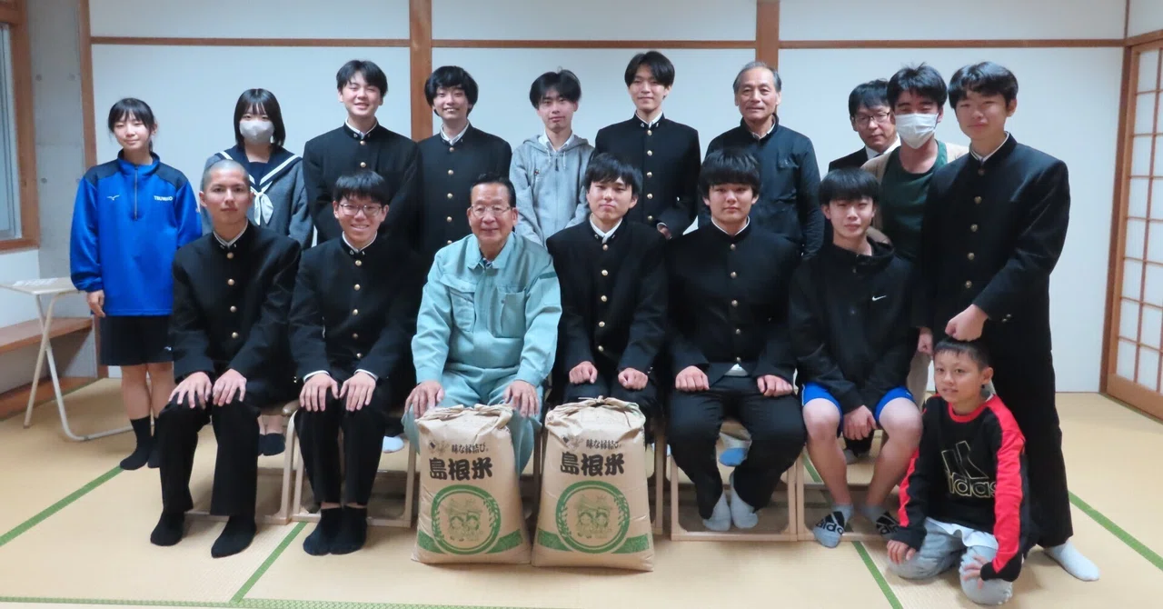 町営英語塾HAN-KOH】今年で11年目！HAN-KOHで勉強に励む中高生にお米を
