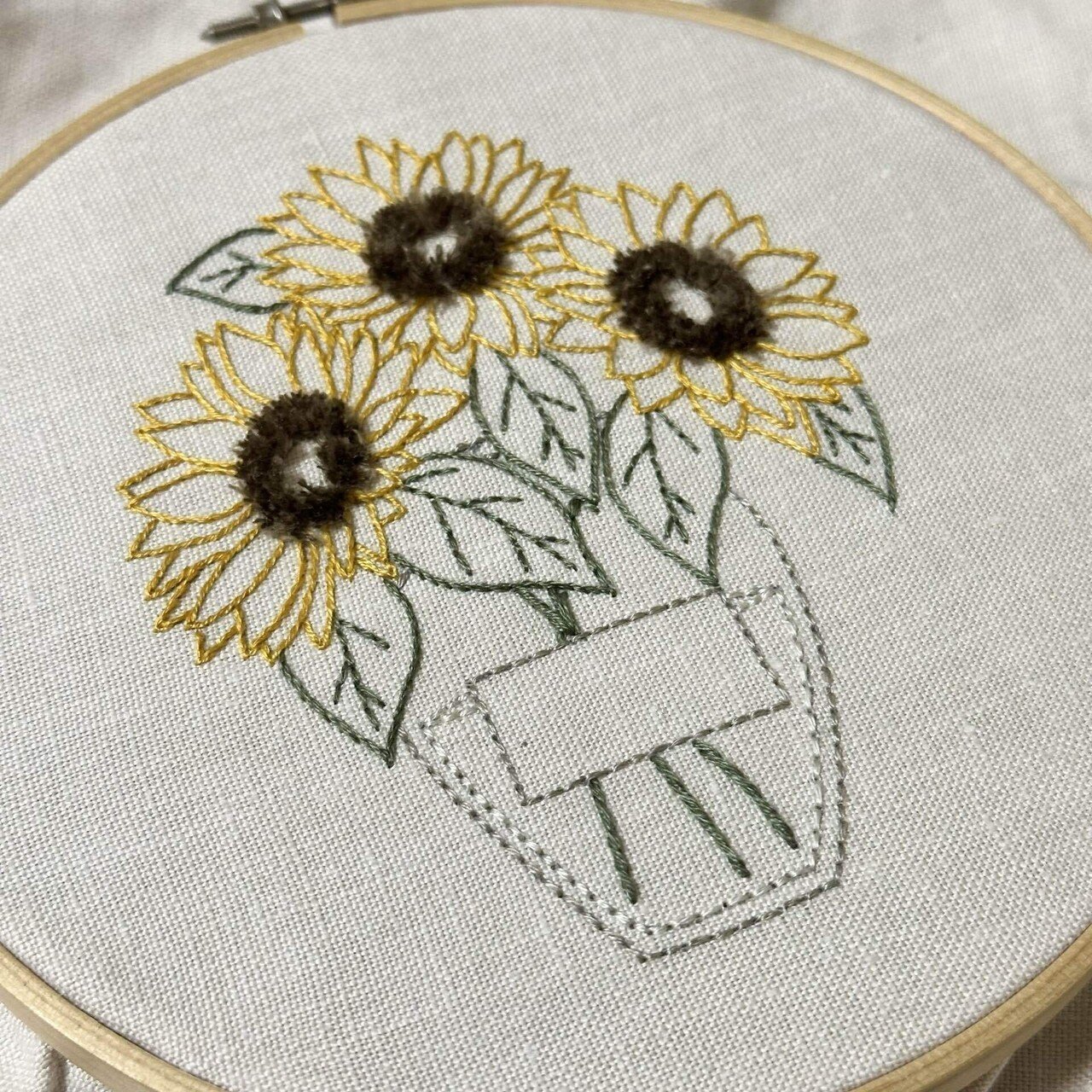 久しぶりの刺繍時間。作品完成間近。｜はなこまち/刺繍作家