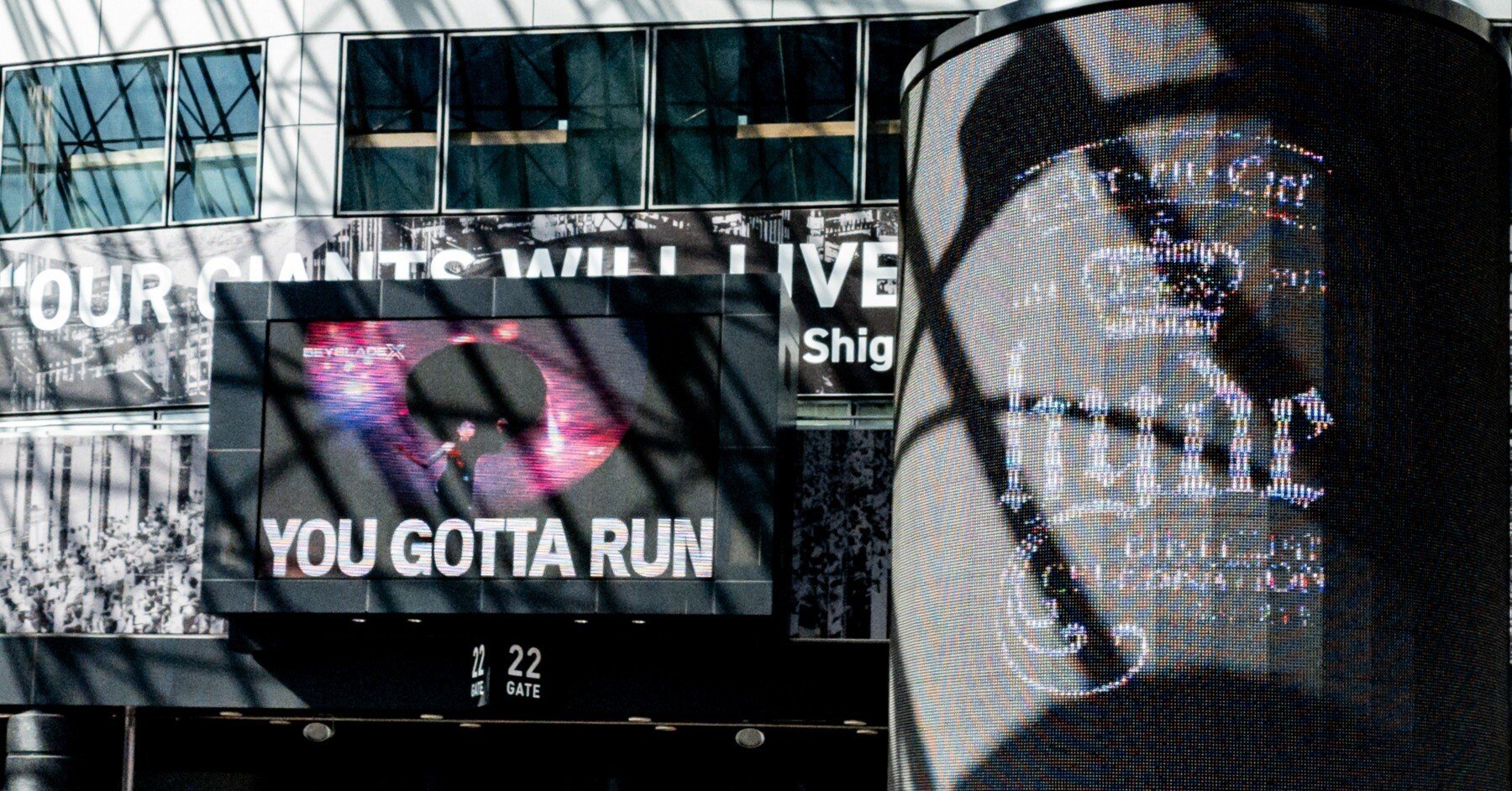 ラルク　hyde誕生祭 YOU GOTTA RUN 缶バッジ　ラルクアンシエル ラルク hyde誕生祭 YOU GOTTA RUN 缶バッジ ラルクアンシエル L