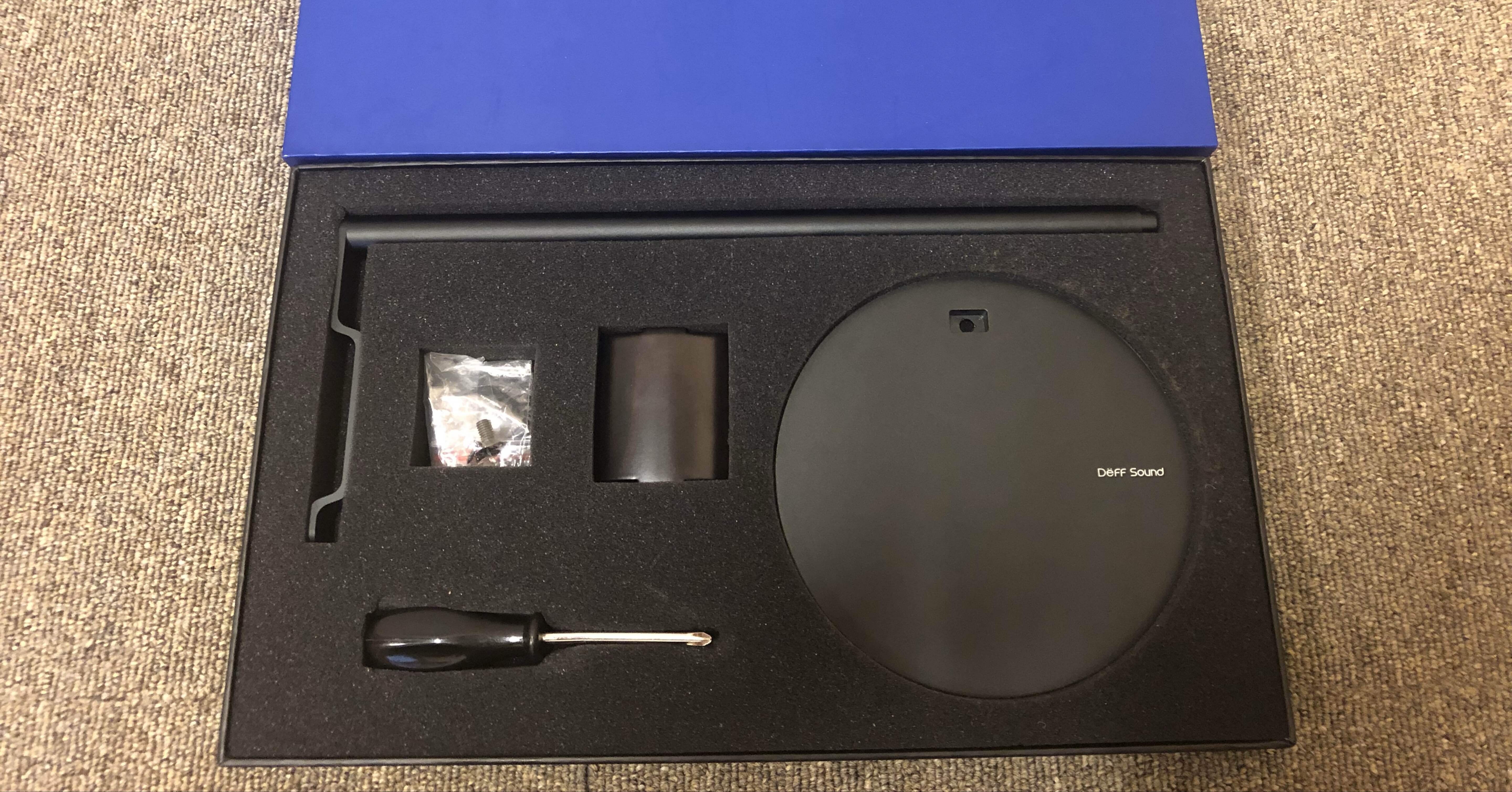 アルミニウム製による安定感が使いやすい！Deff Soundのヘッドホン