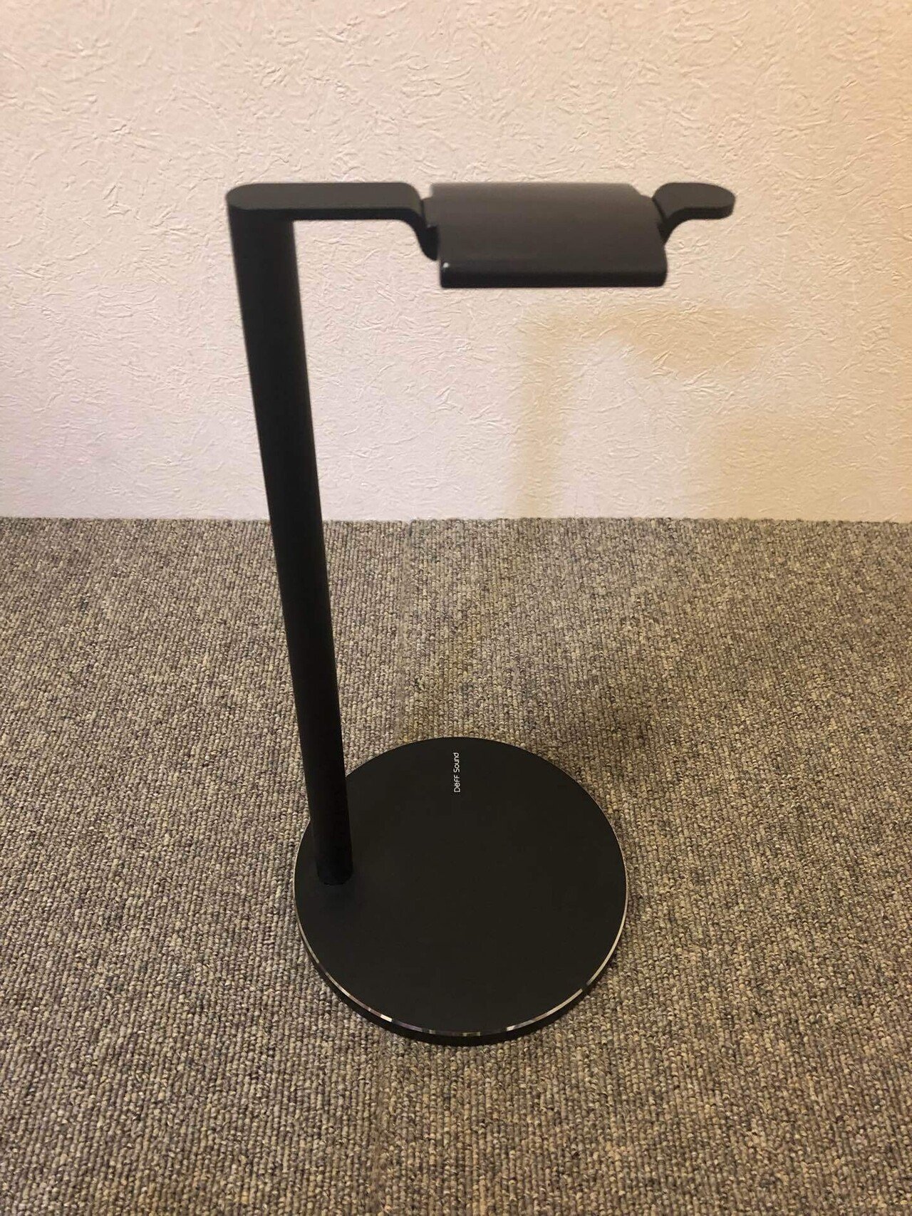 アルミニウム製による安定感が使いやすい！Deff Soundの