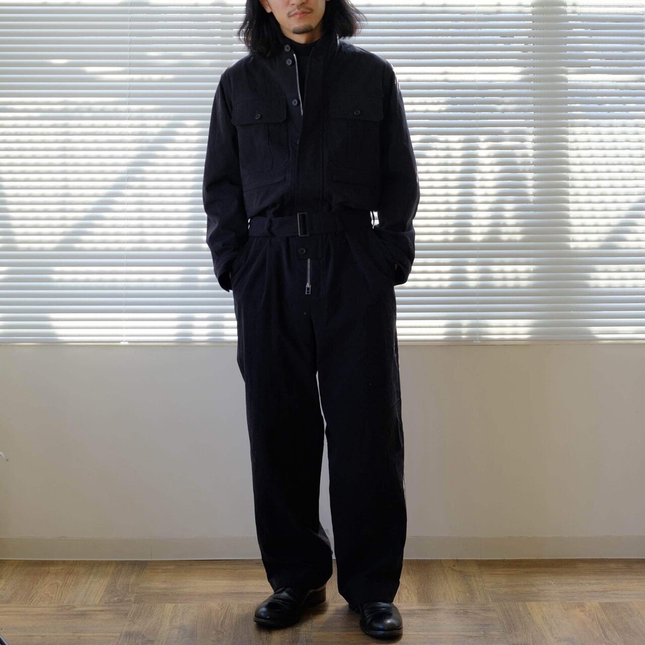 唯一無二のジャンプスーツ｜水岡