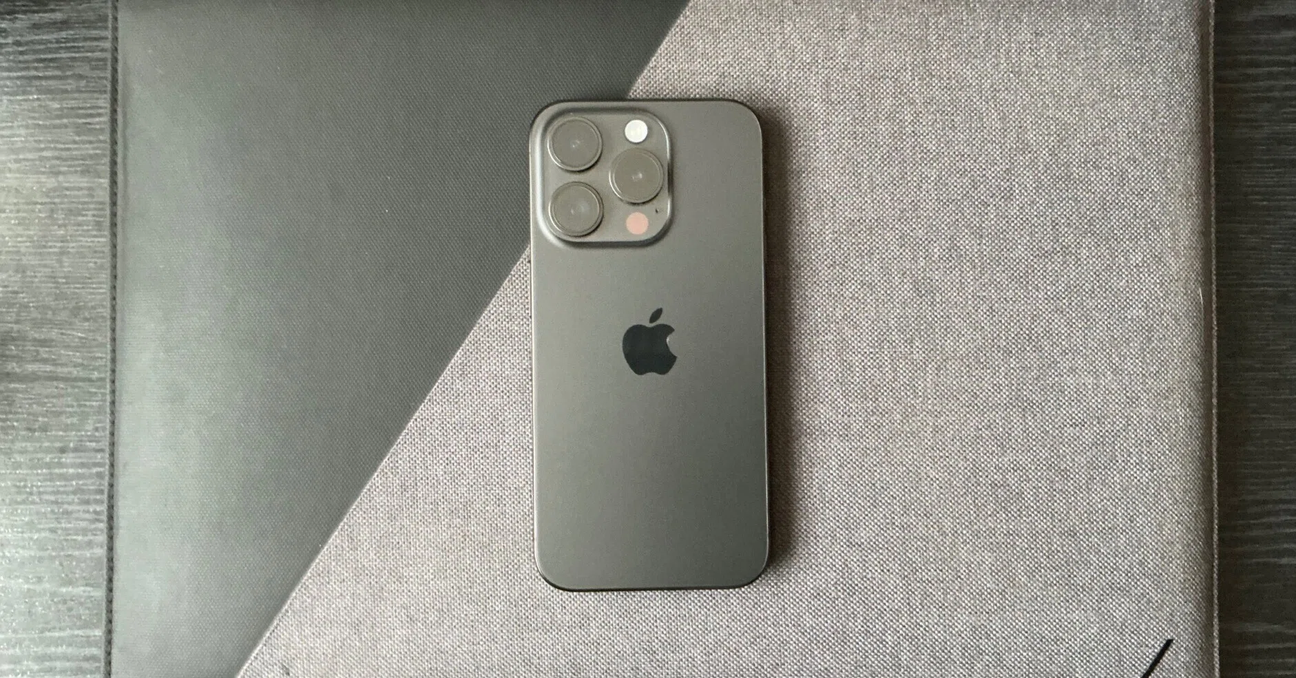 iPhoneをケースなしで使ってみることにします｜けこぜろ