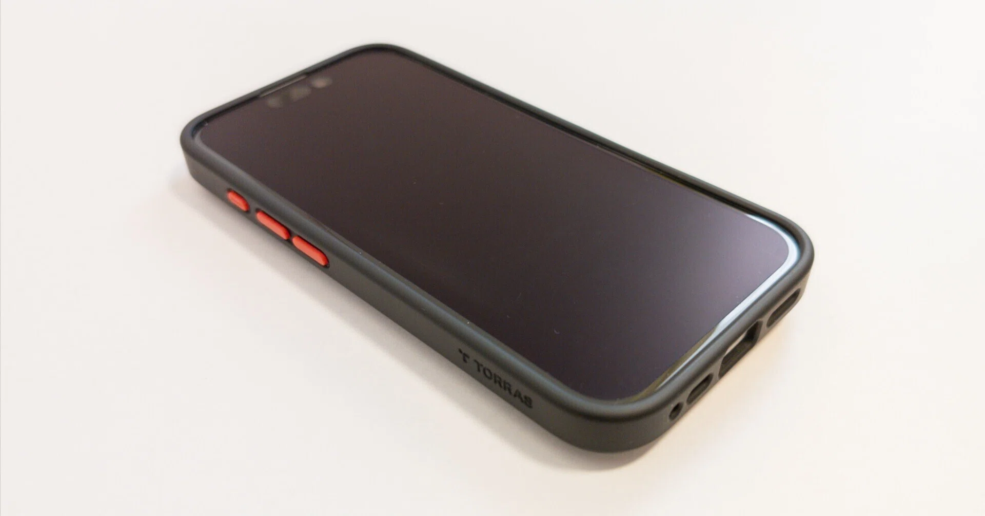 40代目線のiPhone 16ケース:TORRAS Guardianを選んだ理由｜えびふらい 