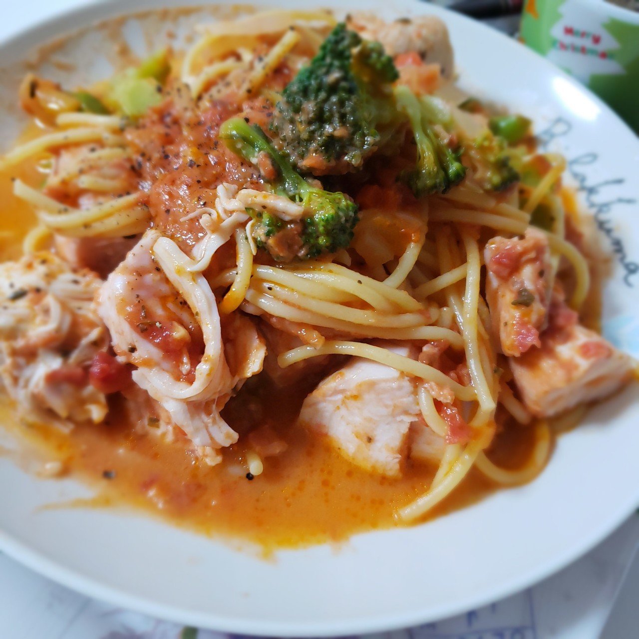 トマトソースと鶏肉たっぷりパスタ ゆきうさぎ Note