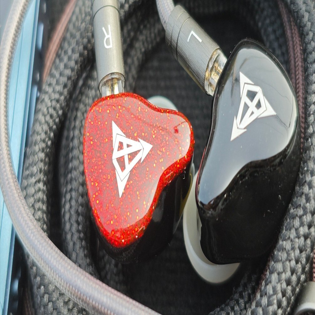 □Hisenior Mega5 Est BASS+ 紹介｜イヤホンジャックと豆🐒@ポタオデ