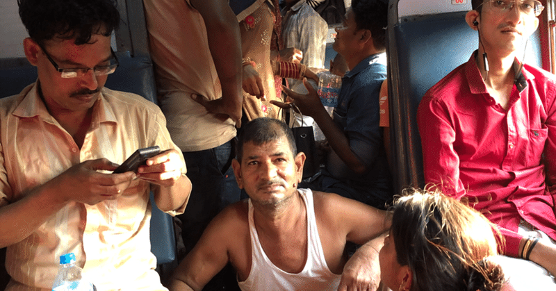 #37 ムンバイからプネーまでたった74Rs。4時間のインド列車で起きたこと