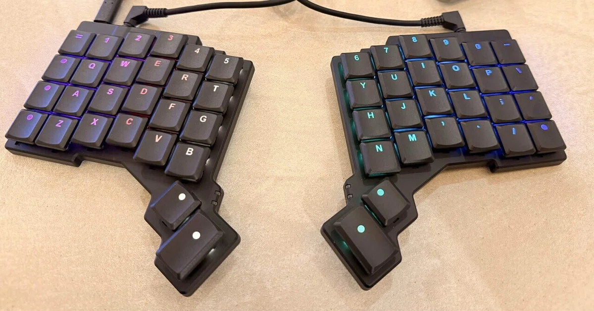 ロープロファイルの分割キーボードVoyagerとキーマップの紹介 