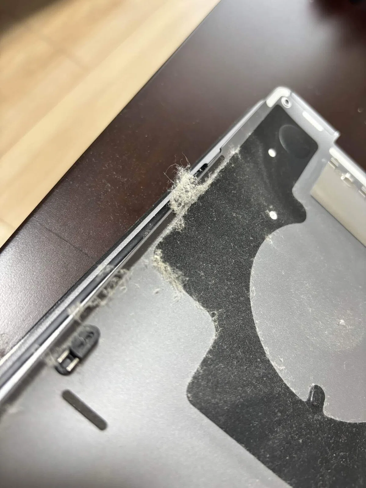 A Record of Disassembling My MacBook Pro｜negishio