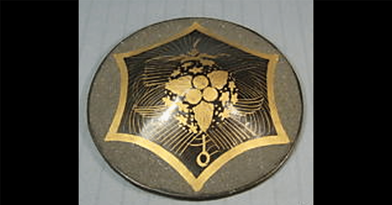 侍の威厳を宿す“陣笠”とは？海外オークションで高額落札を狙うコツ