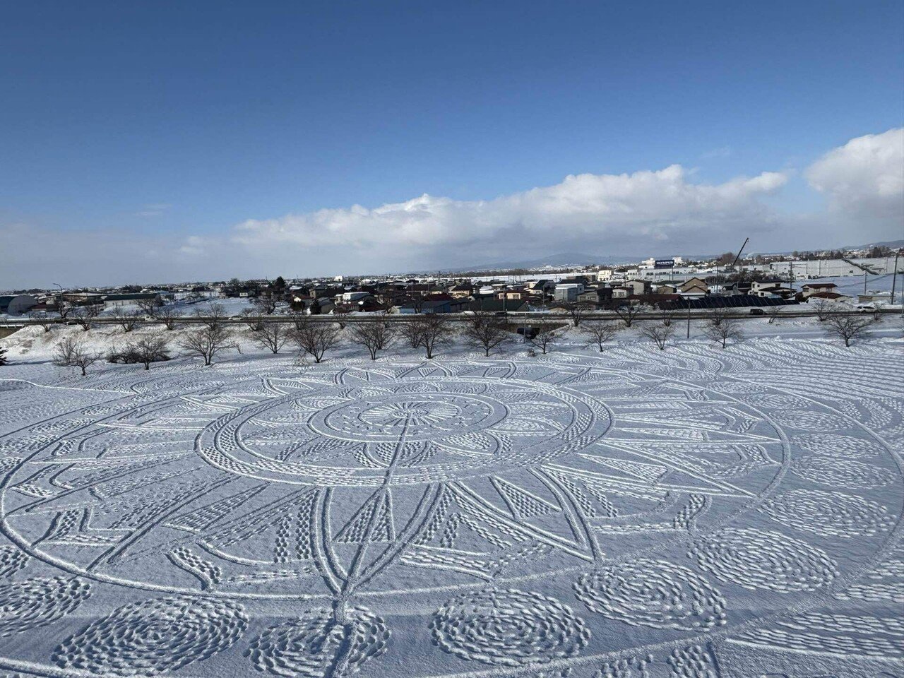 ぐるみん　キャンバスアート　冬 3日間しか見れないスノーアート！青森県田舎館村で冬の絶景を満喫する