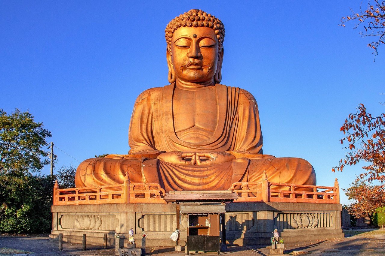 大仏 仏像 大日 ツゲ眼入 上彫八角 火炎金泥 2.0寸 | お仏壇のはせがわ公式通販