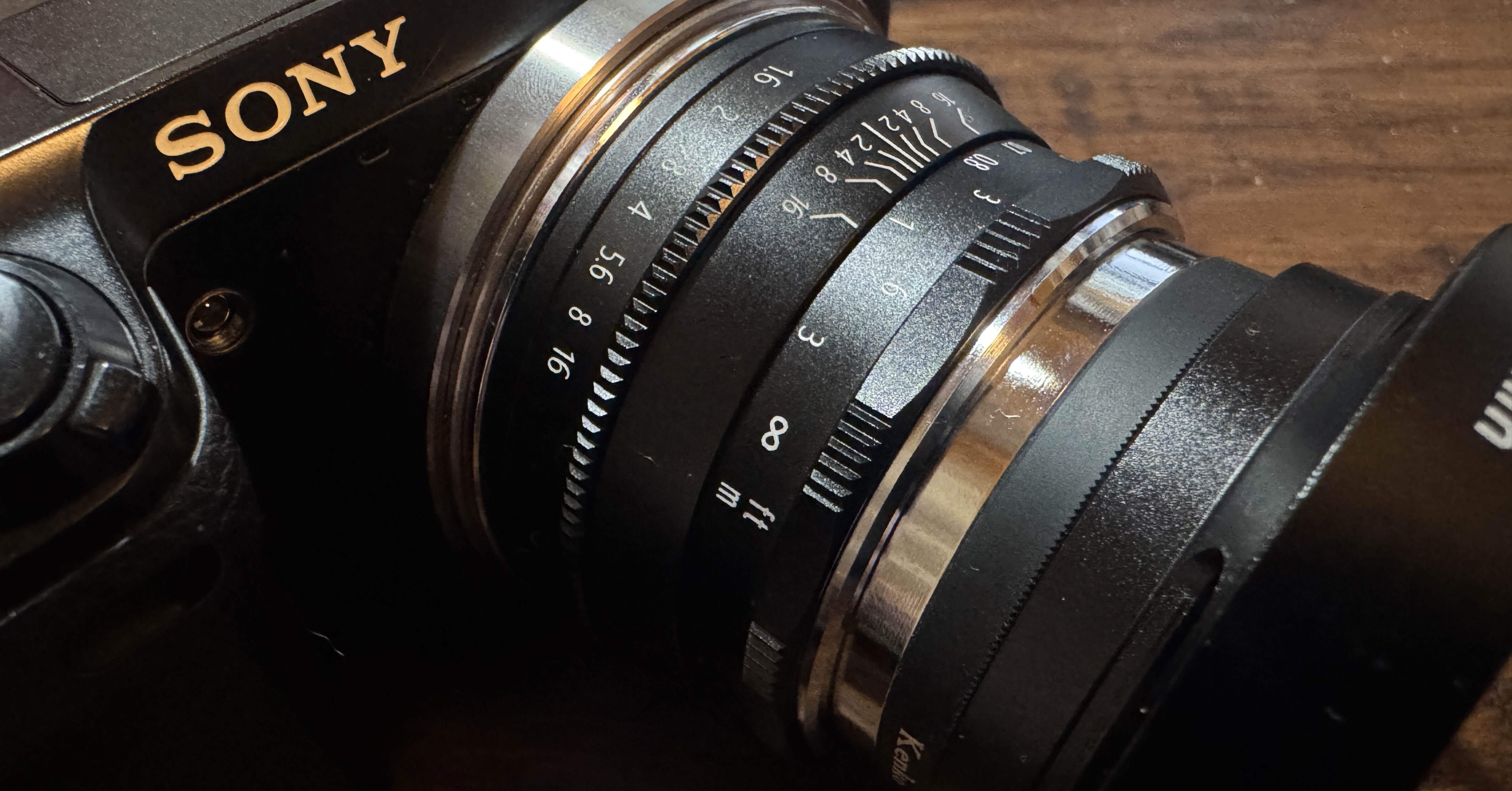 【箱付き】 NEWYI MINI 35mm F1.6 Ⅱ M43 レンズ 箱付き】 NEWYI MINI 35mm F1.6 Ⅱ M43 レンズ 安物レンズを買ってみた。