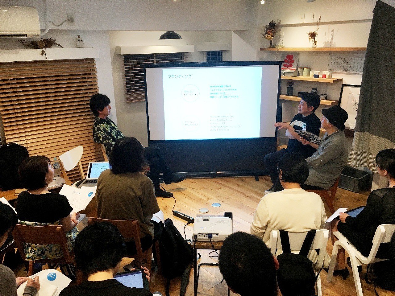 売れるイラストレーターと売れないイラストレーターの違いとは ーーwhite講義レポートvol 1 Vision Track ヴィジョントラック Note