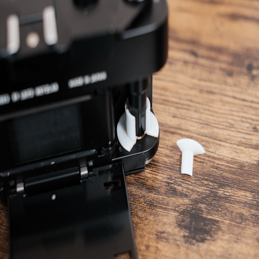 LEITZ minolta CLのスプール割れを自分で直してみた｜Yuya