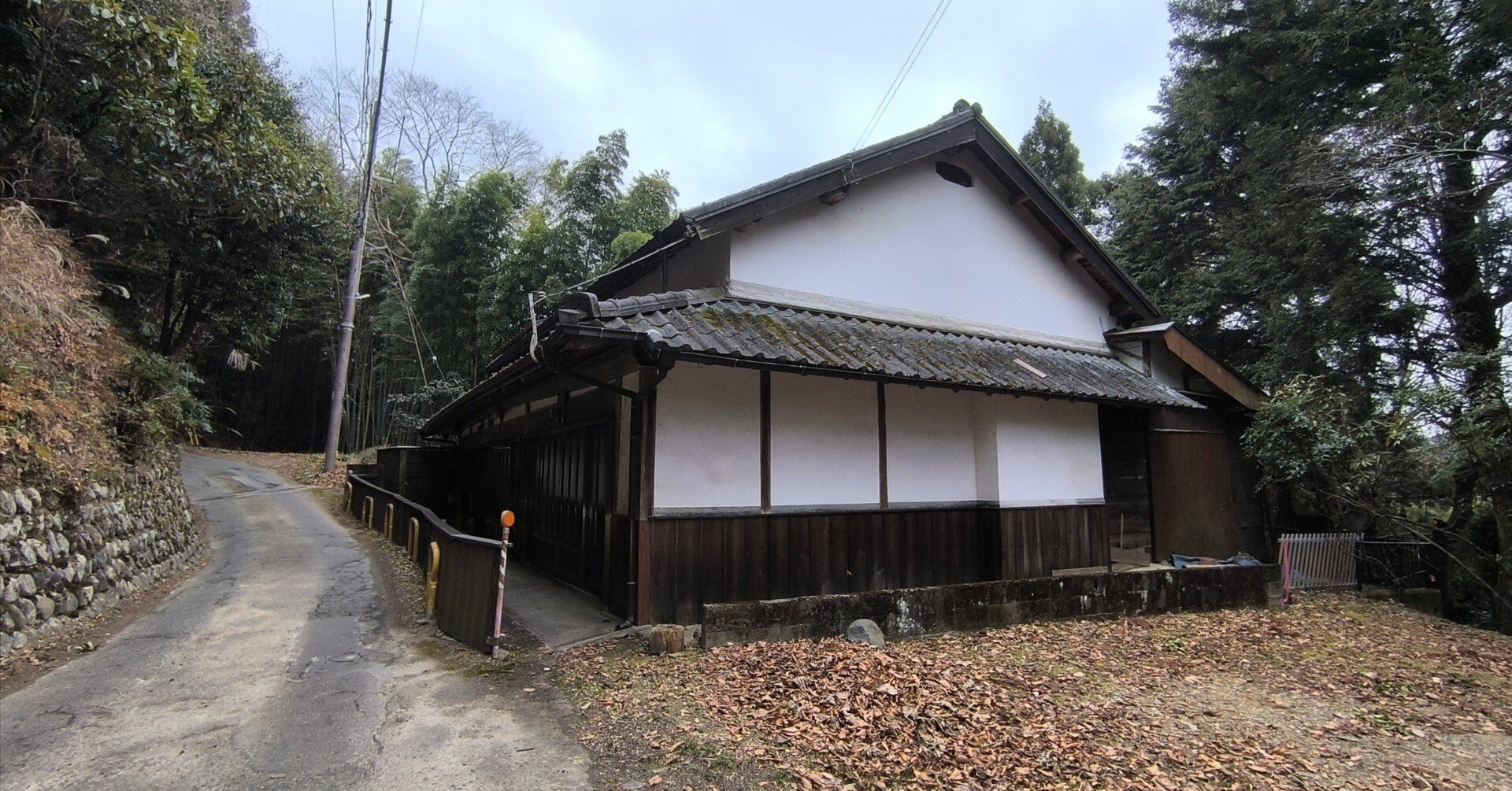 高野山へ至るとても狭く急こう配の道｜金弘明 Kim,Hongmyong