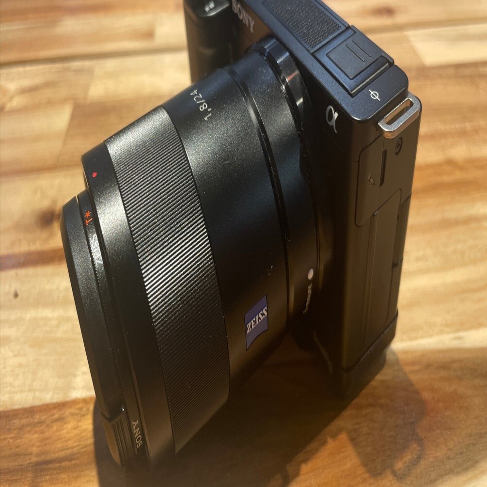 ZV-E10の常用レンズは【Sonnar T＊ E 24mm F1.8 ZA】決めました