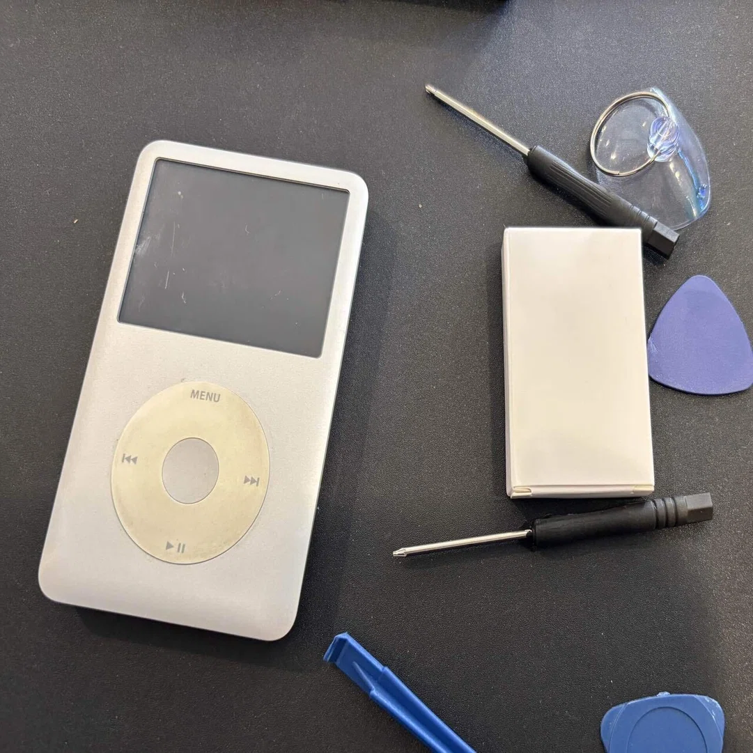 iPod classic復活計画】SSD換装＆バッテリー交換で令和に蘇る音楽 