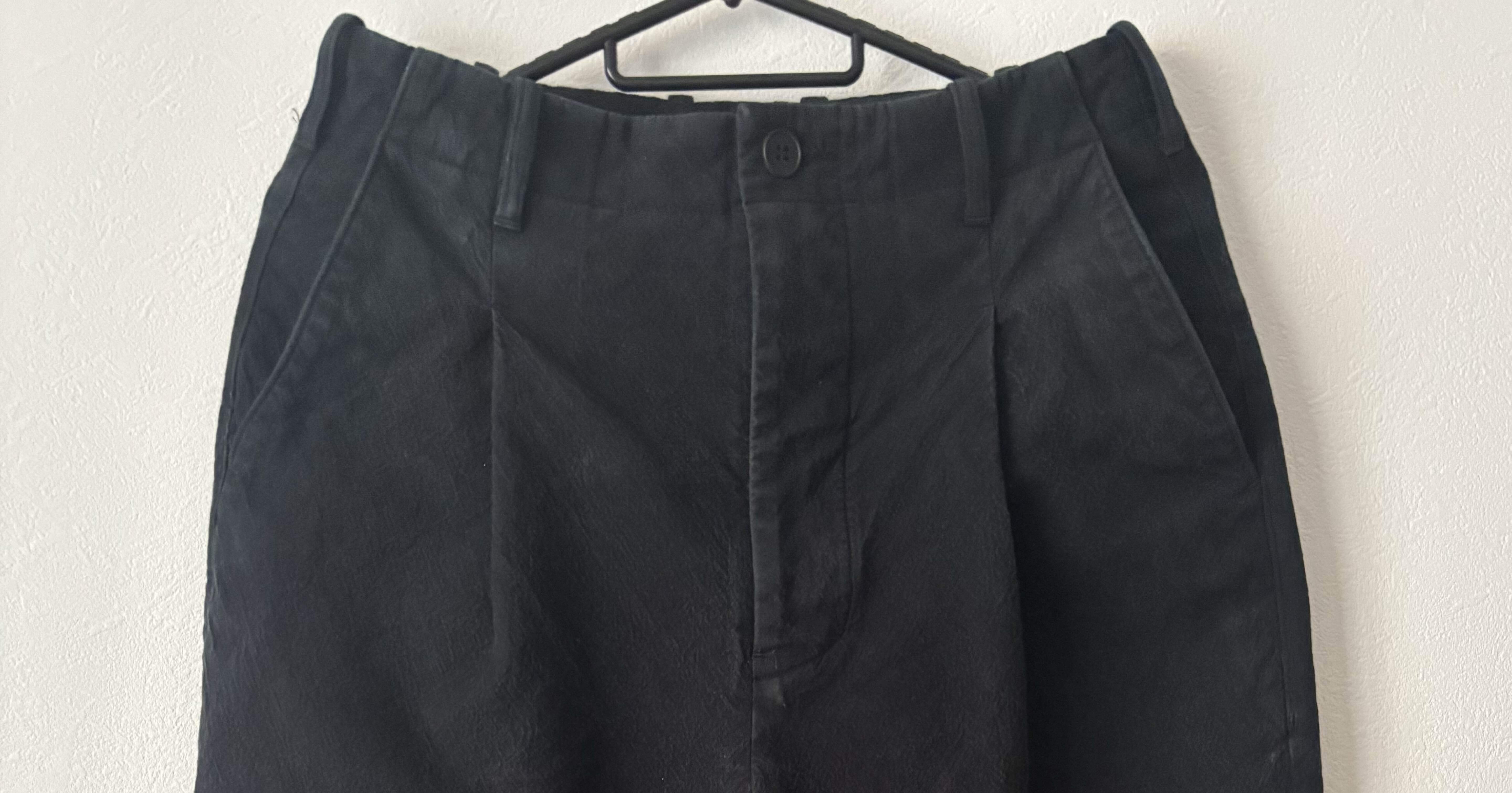 記事0005】山内 コットンダブルクロス・ワンタックセミワイドパンツ