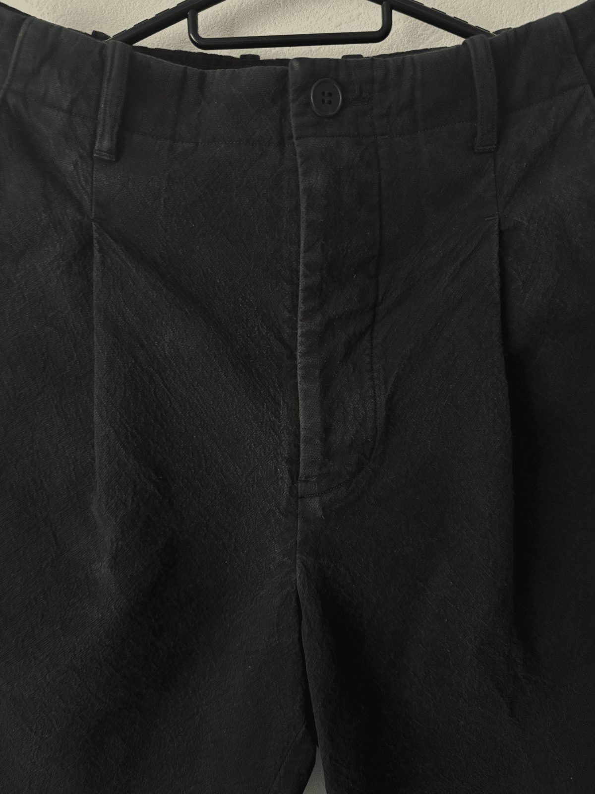 記事0005】山内 コットンダブルクロス・ワンタックセミワイドパンツ