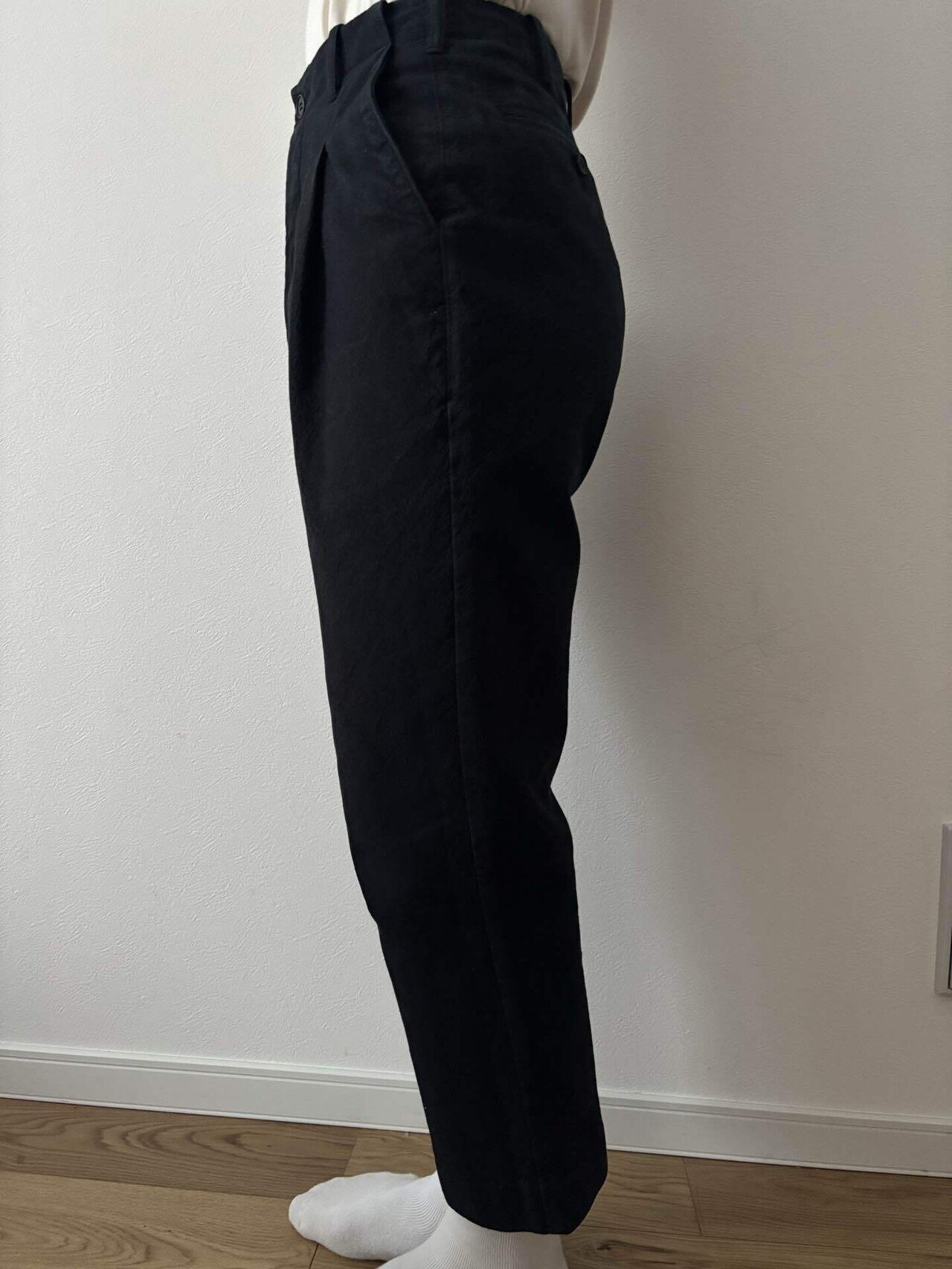 山内　コットン　ワンタックセミワイドパンツ　スラックス　黒　20s67 記事0005】山内 コットンダブルクロス・ワンタックセミワイドパンツ