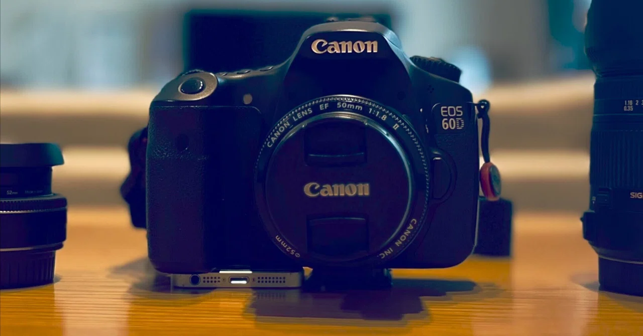 Canon 一眼レフカメラ EFD 50mmレンズ付き わたしとカメラ｜mame
