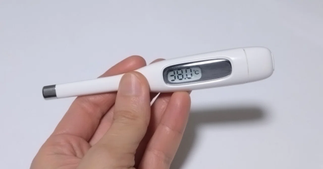 休めない日に限って子どもが熱を出す｜あき。