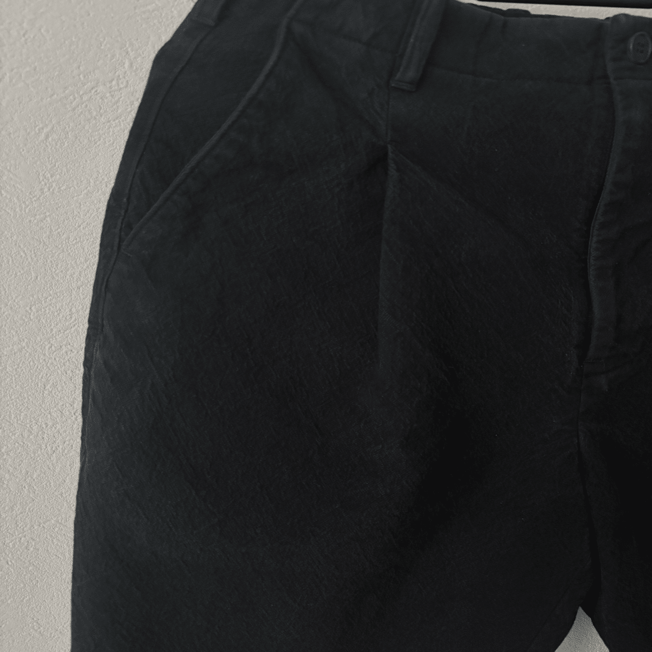 記事0005】山内 コットンダブルクロス・ワンタックセミワイドパンツ