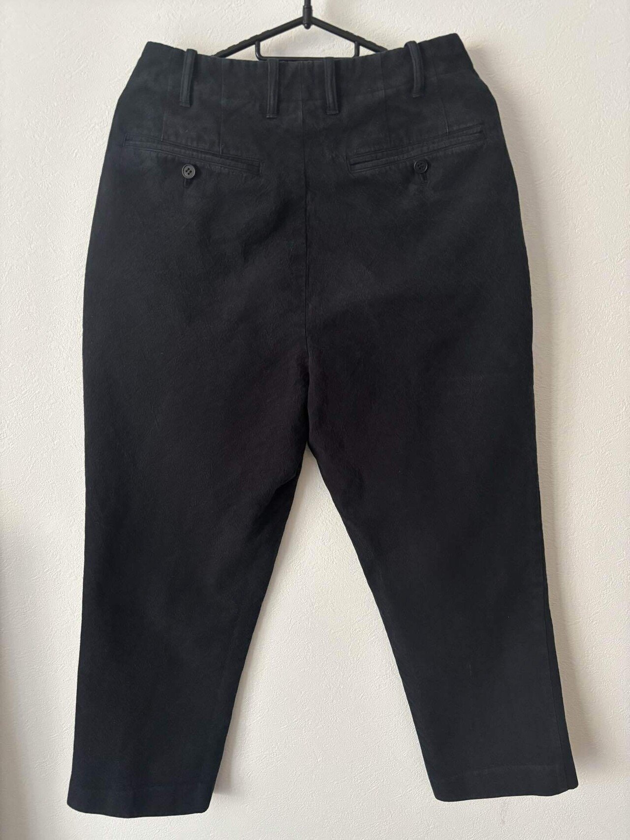 記事0005】山内 コットンダブルクロス・ワンタックセミワイドパンツ