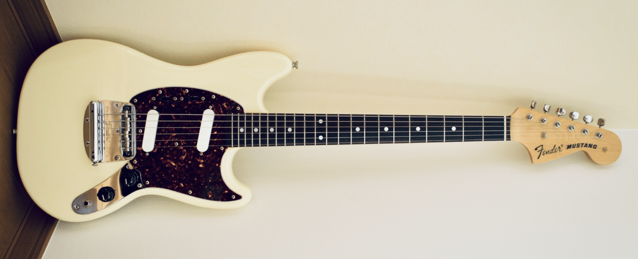 フェンダージャパン　ムスタング　Nシリアル 付属品完備 美品 Fender Japan MUSTANG MG69-65 Nシリアル 1993-1994年