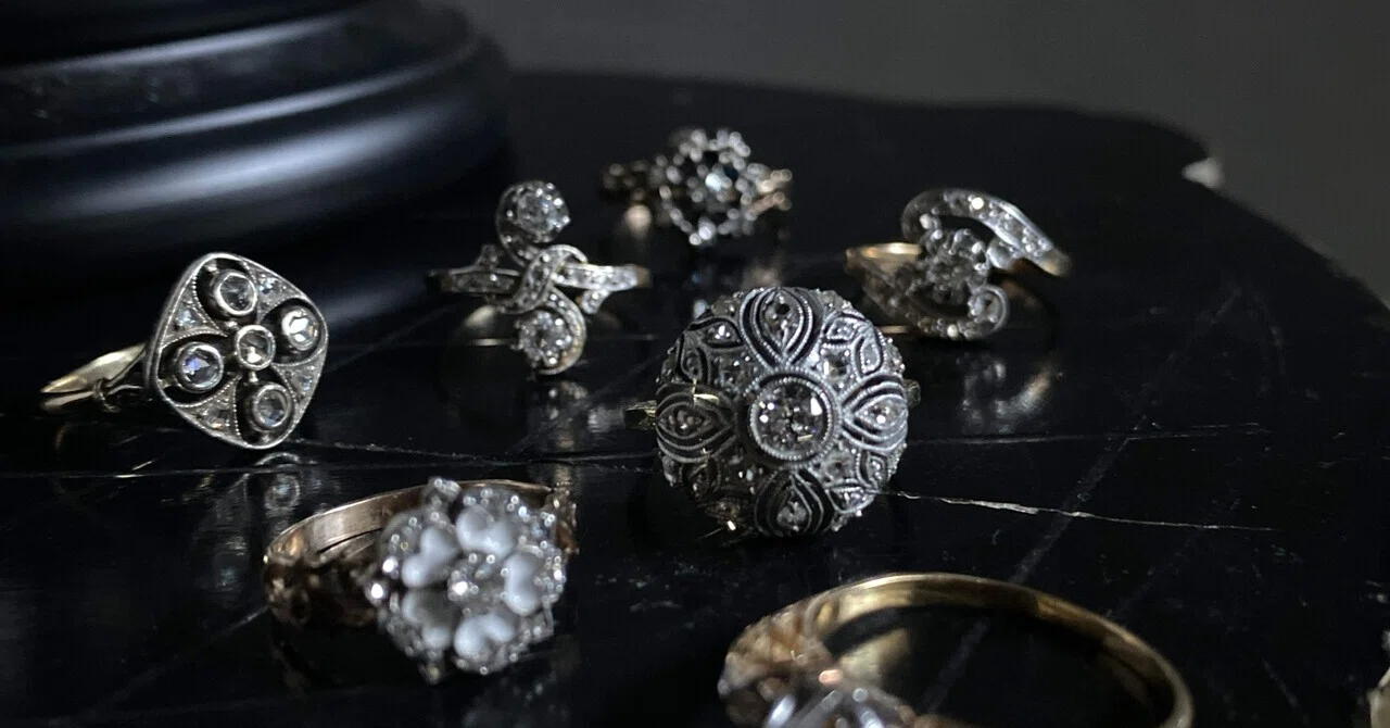 はじまりは「Vintage Costume Jewelry」から｜JeJe
