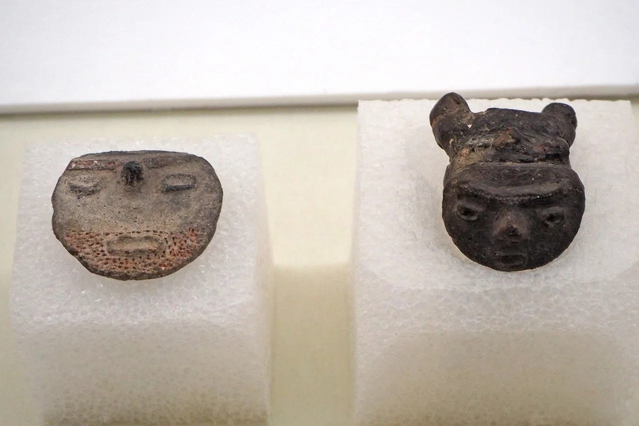 何万年も前の旧石器　　青森県出土　　本物　　確認用 青森県石神遺跡出土品｜青森県庁ウェブサイト Aomori Prefectural