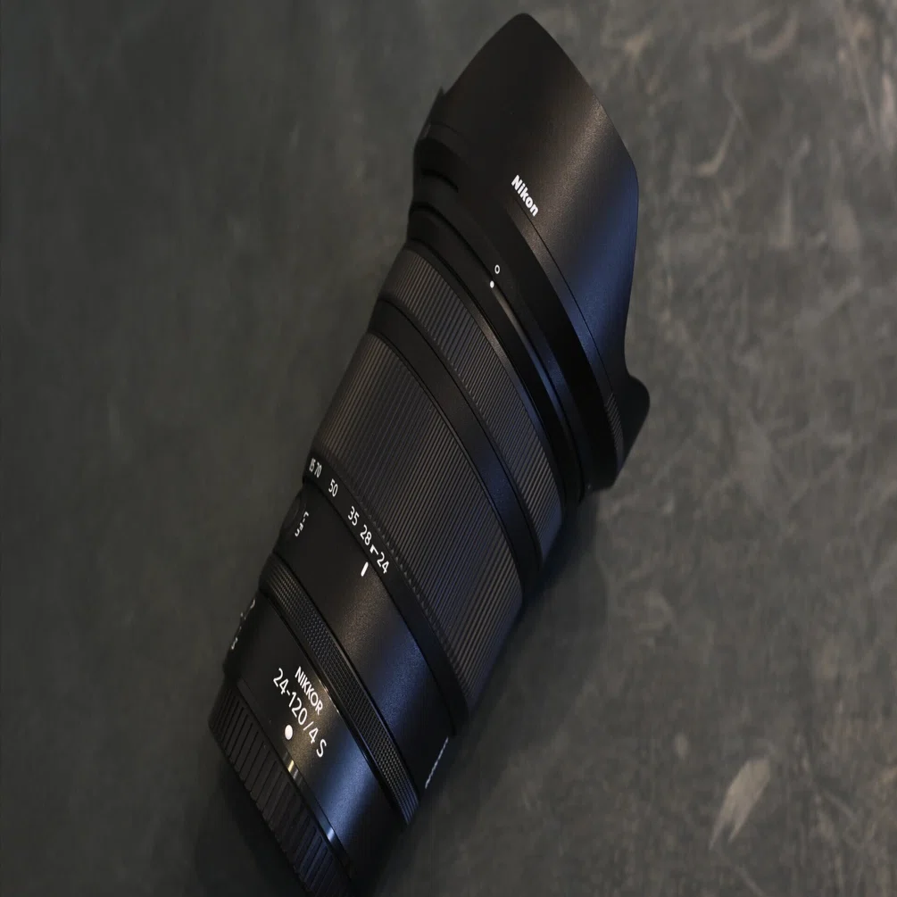 旅行のお供に-NIKKOR Z 24-120mm f/4 S｜ftomo_camera