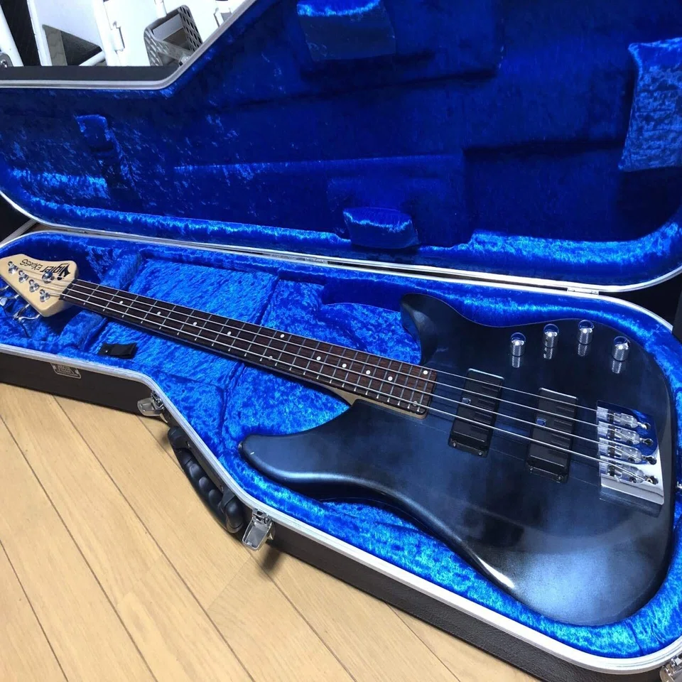 何かがおかしくなって1年でベースを◯本買い替えた話(Sterlingの白い5 
