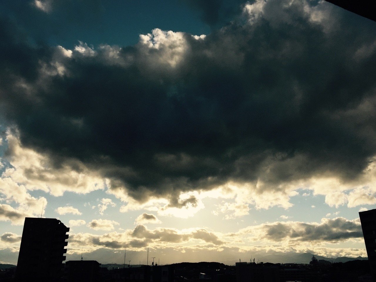なんか仰々しい 神々しいでも可 空 なお Note なんか仰々しい 神々しいでも可 空 なお Note