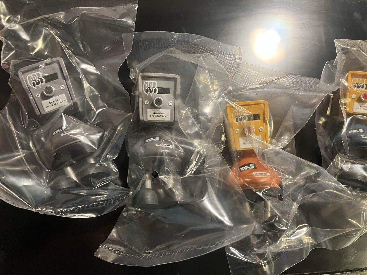 FAKETOY WALKER のカプセルトイ｜sandal