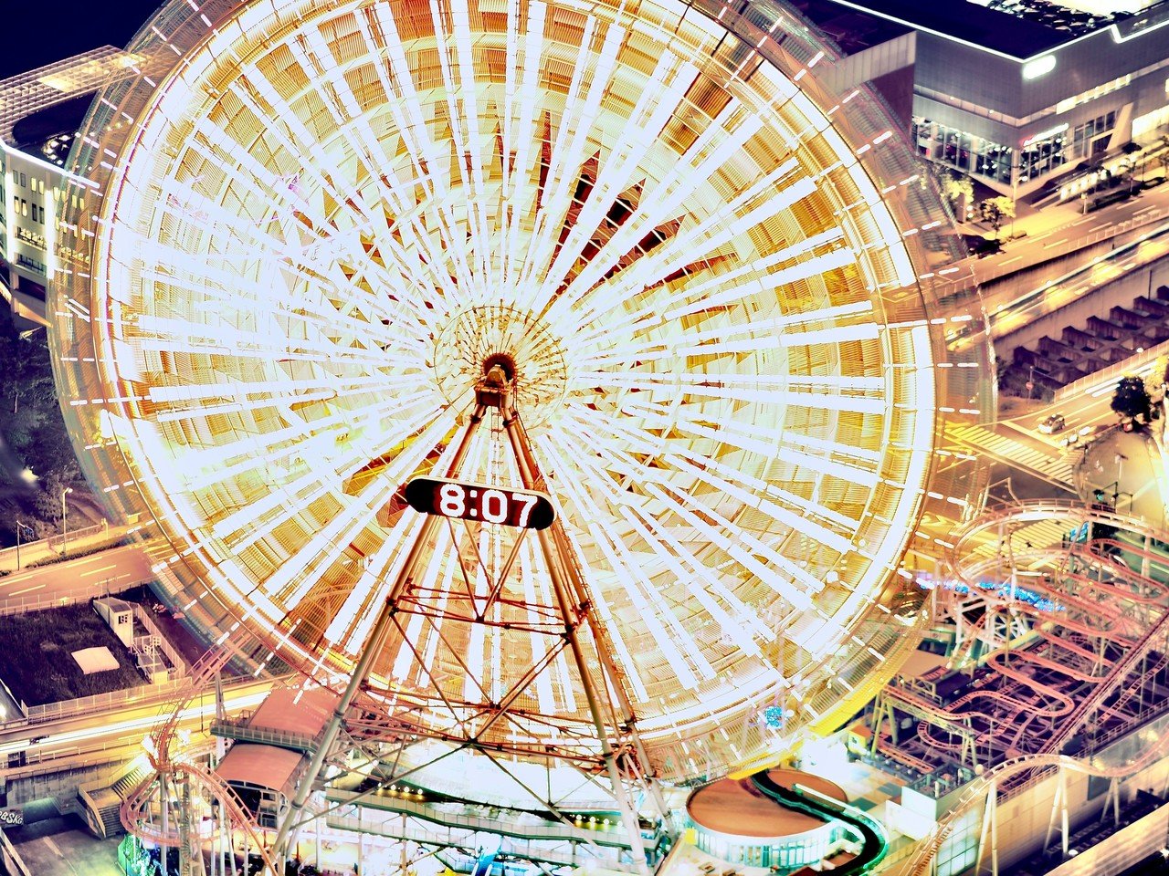 Noteって世界が 時々重苦しい空気に 満ちてしまう時がある 小難しい言葉たちが 画面を支配するのが嫌なので 僕は写真で抵抗する Scoop Kawamura Note