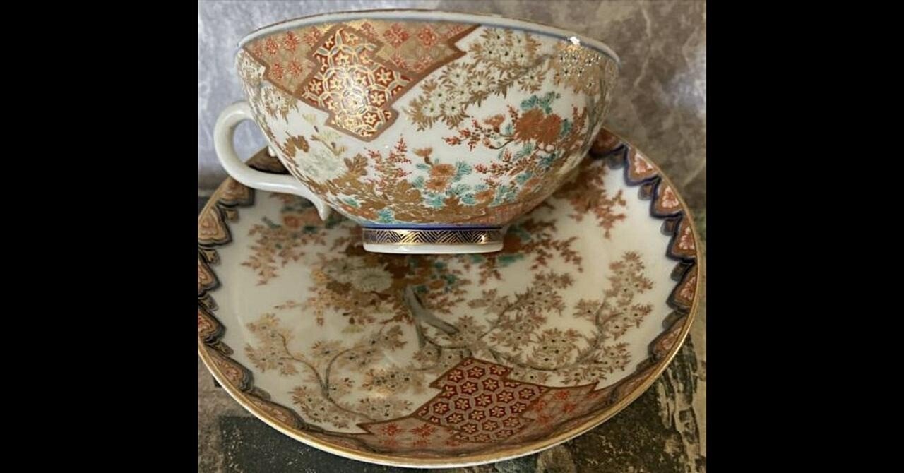 有田の名窯・香蘭社の伝統美：深川製磁系の華麗なる絵付け茶碗に迫る