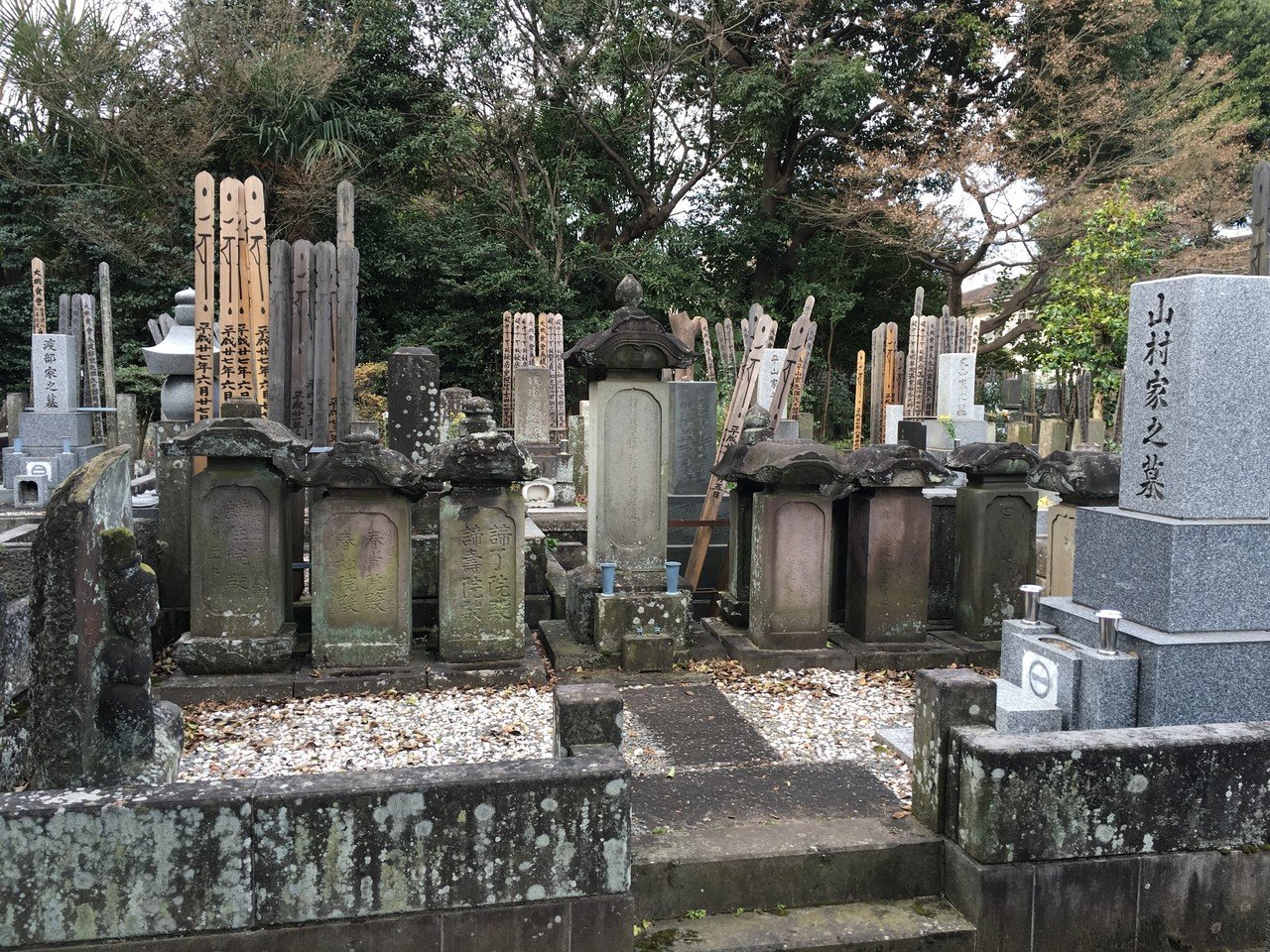 雑記：東京の史跡、その八（芝、高円寺、巣鴨）｜綾