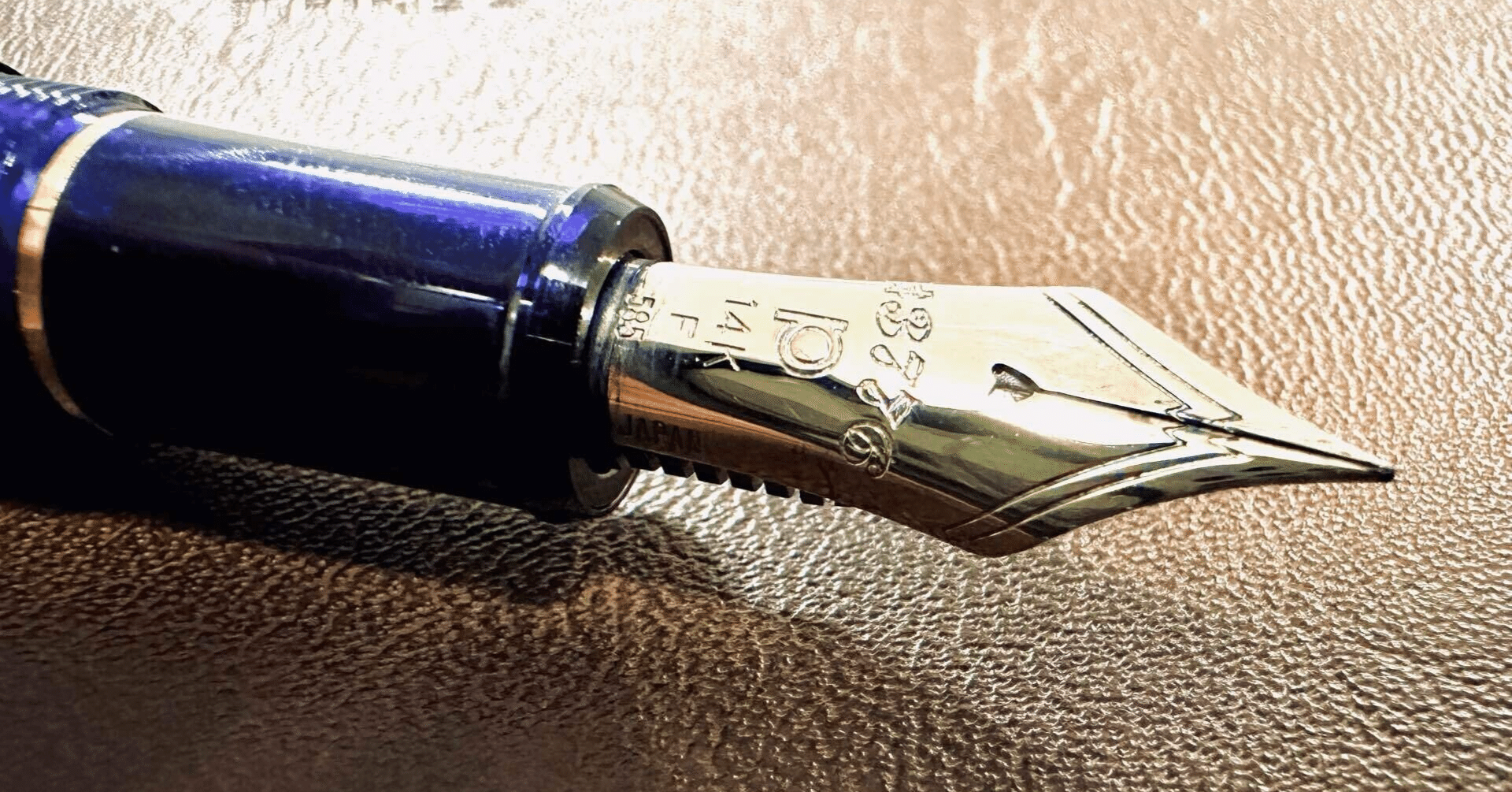 プラチナ万年筆 #3776 センチュリー F 585 14K 赤 EFニブ 限定