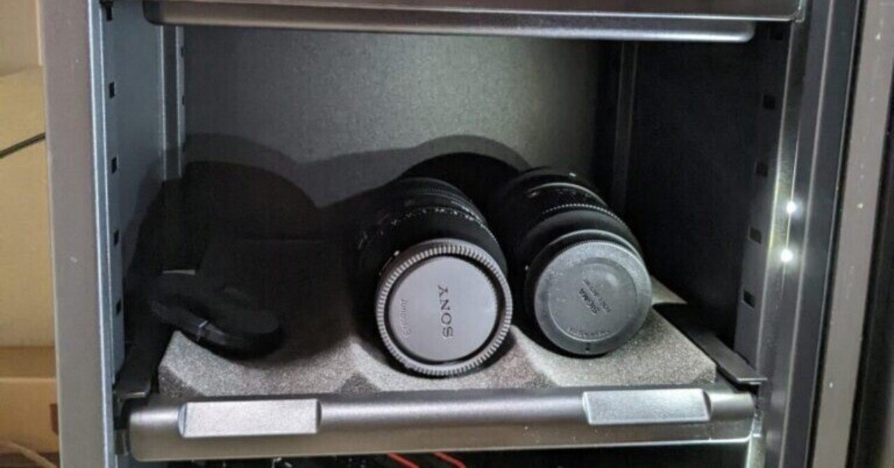 hokuto防湿庫レビュー。評判通り良い感じ。カメラ持ってるなら必須