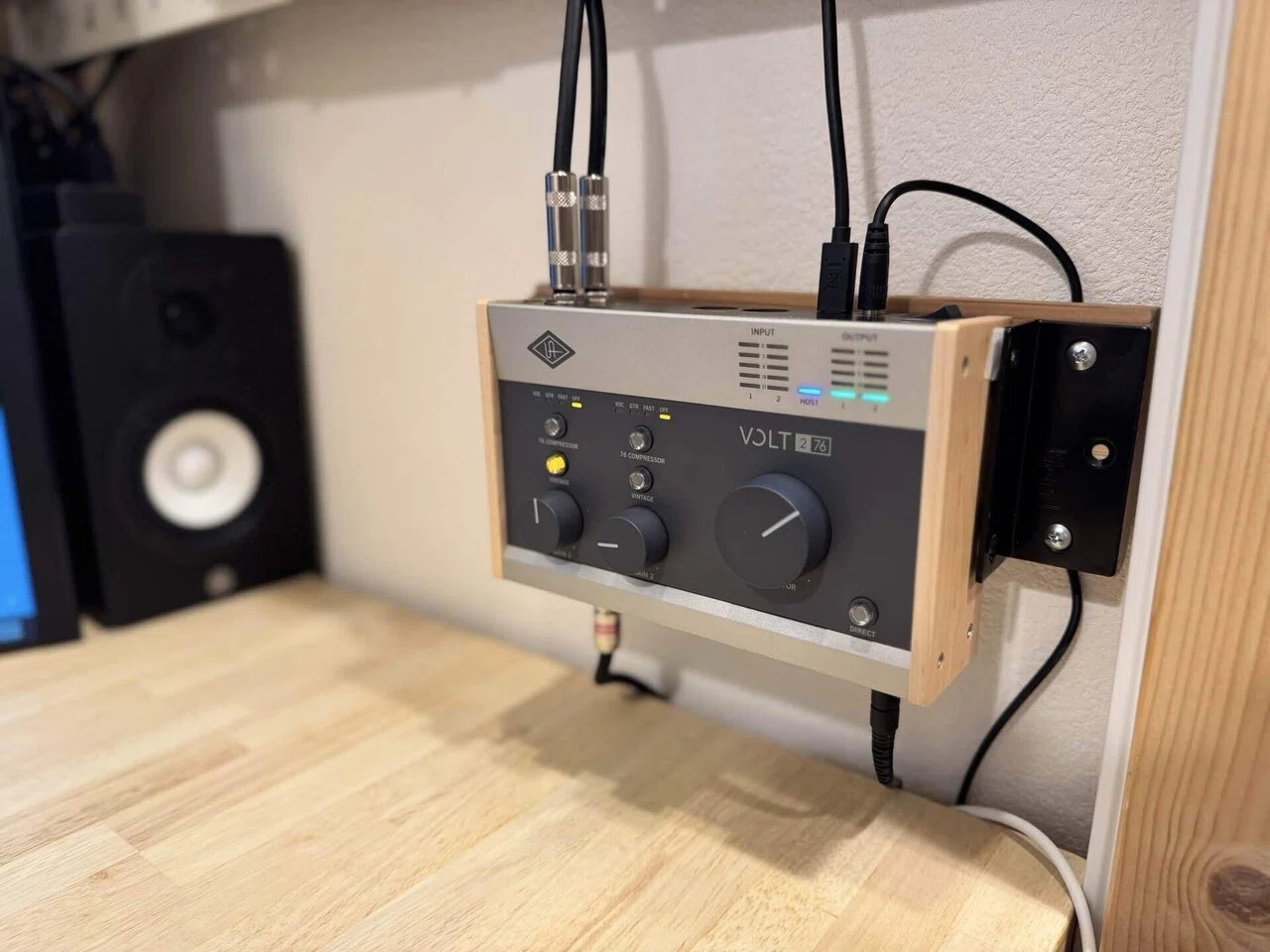 Universal Audio Volt 276の浮かせ（壁掛け）運用｜おず