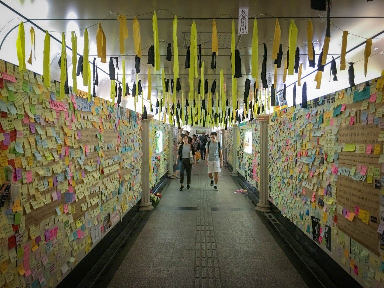 壁を通じた連帯は可能か レノン ウォール に描かれた香港 倉本知明 翻訳書ときどき洋書 Note