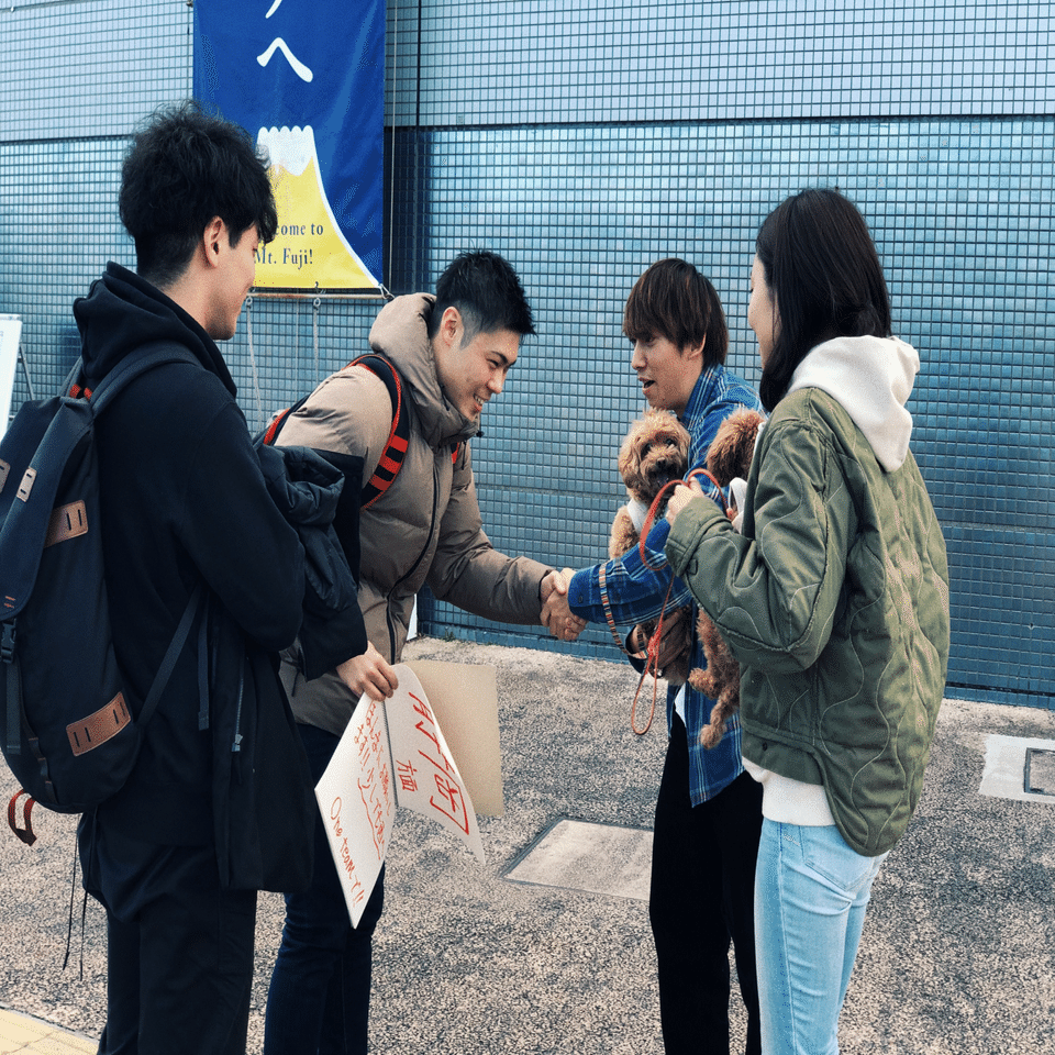 ヒッチハイカーを乗せて帰省した話 山本翔一朗 財布屋 Note