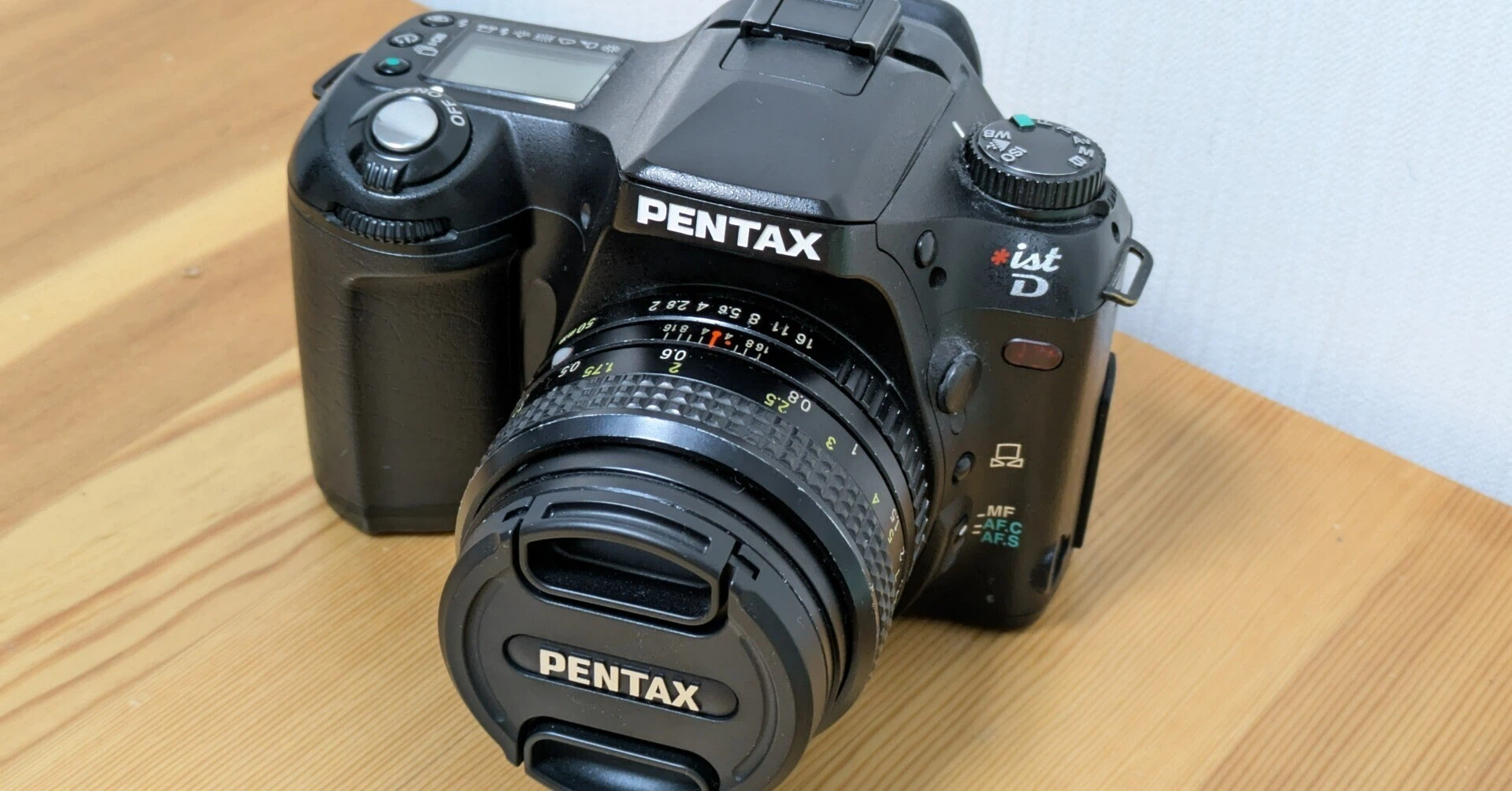 PENTAXデジタル一眼レフの始祖、istD|たぬきふとん PENTAXデジタル一眼レフの始祖、istD|たぬきふとん