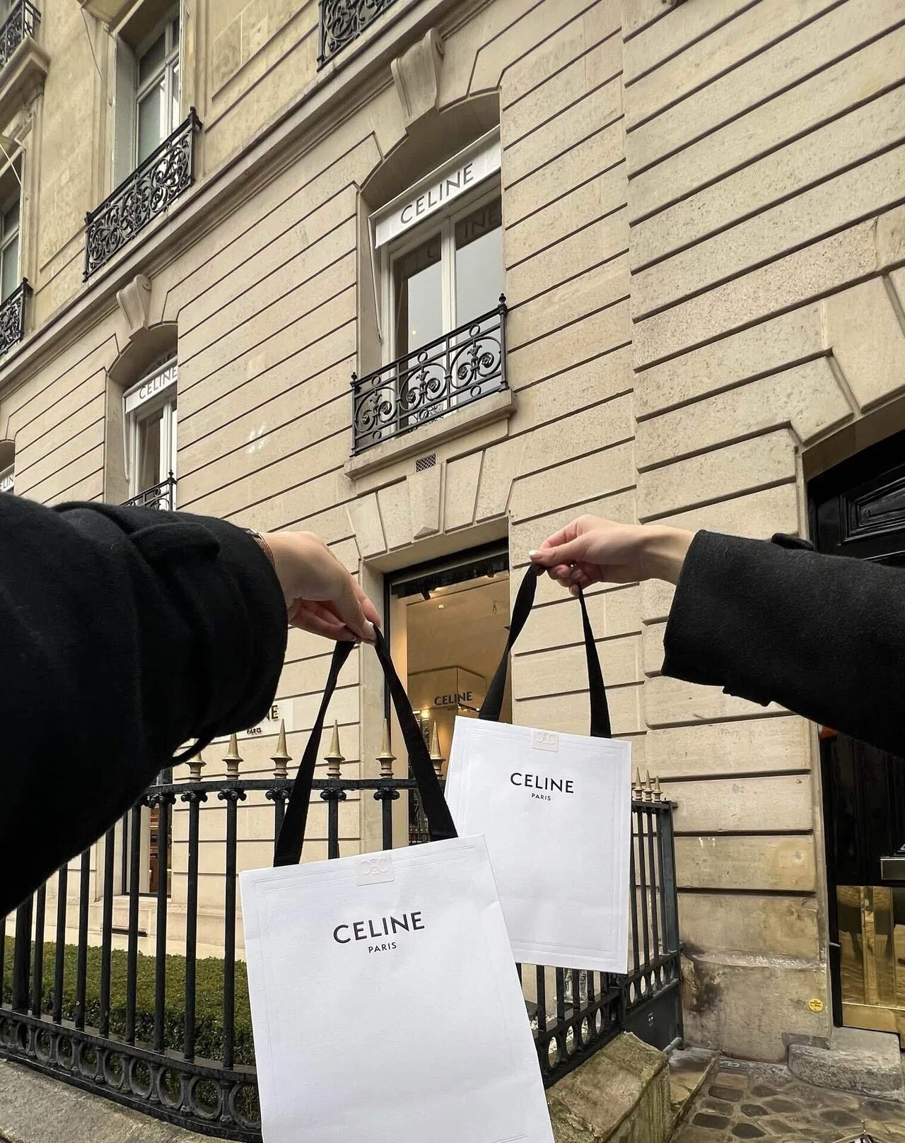 パリロンドン女子旅 #4｜CELINEでシャンパンを嗜む、シャンゼリゼ通り