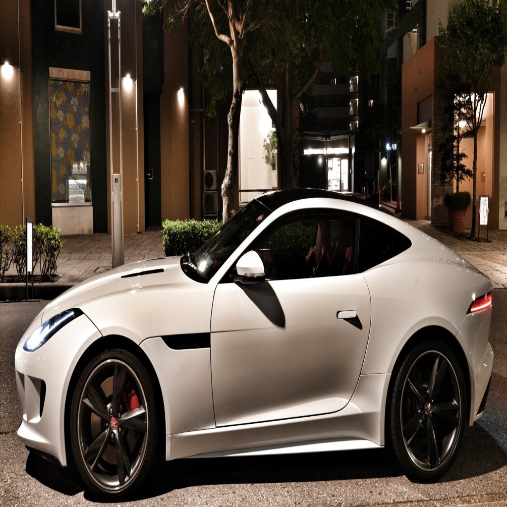 ジャガー F-TYPE 徹底レビュー ～デビューから最新モデルまで～｜泉水