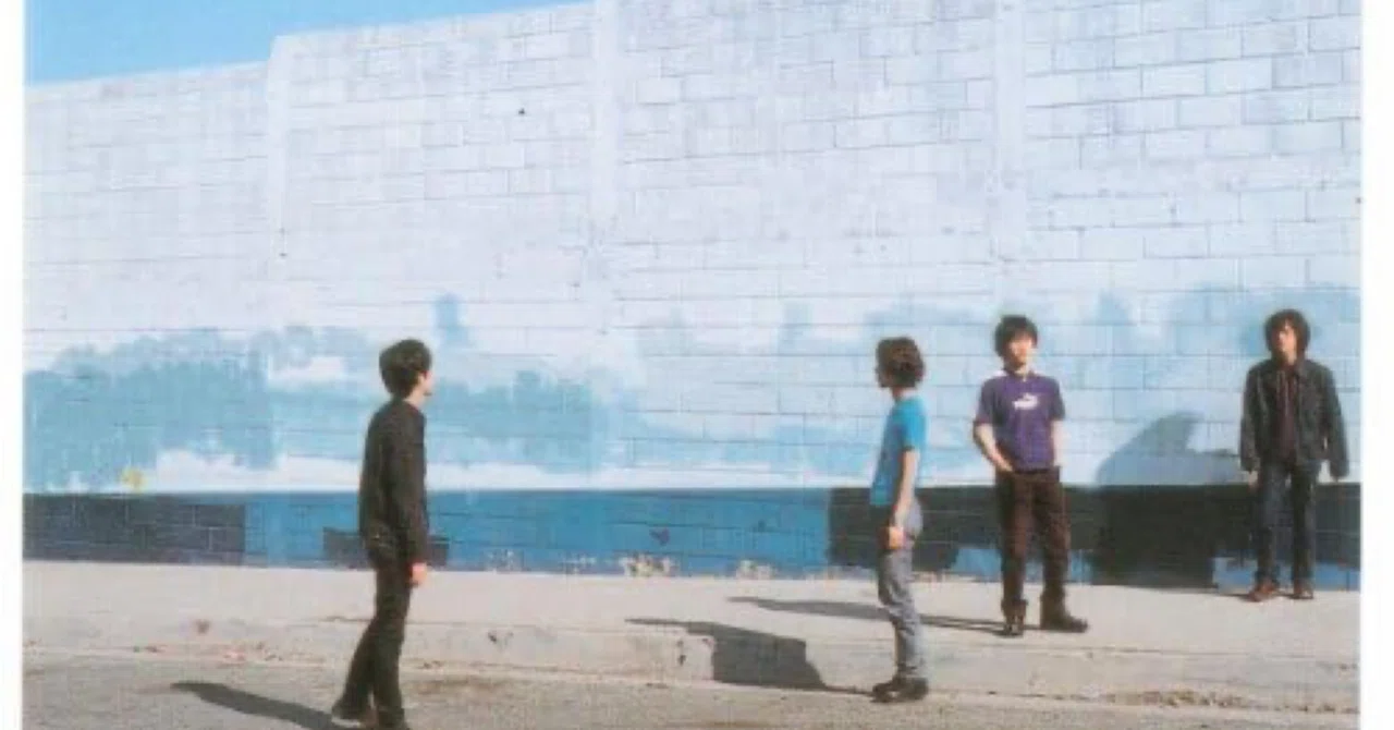 GRAPEVINE「HERE」静寂と激情の狭間で、轟音と繊細さが織りなす奇跡。深淵を覗き込む瞳の奥に、光を見た。｜稲妻のぺぺ