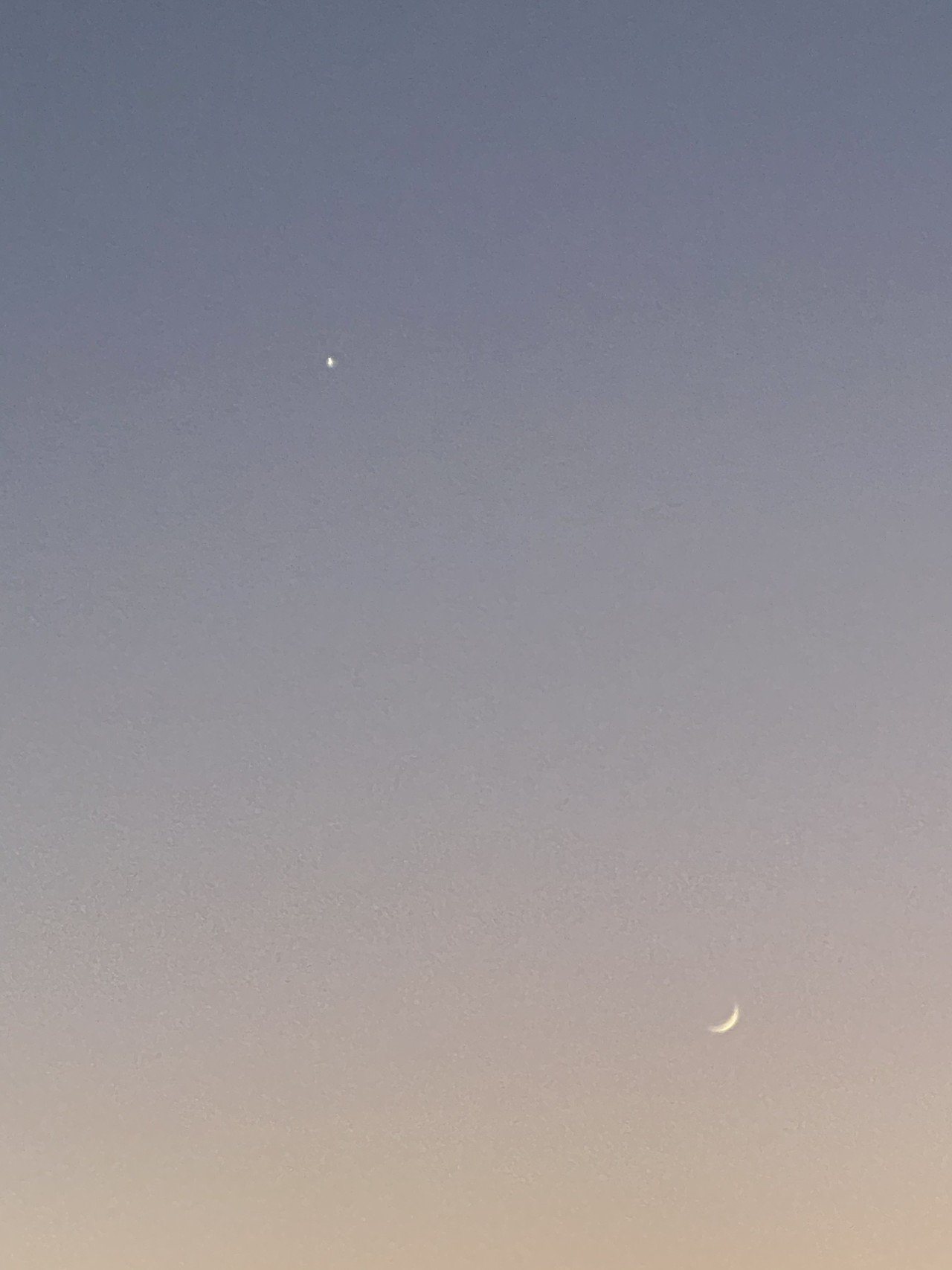 きっと世間はこんな暗い気持にはならないんだろうな 月も星も綺麗なのに誰も空なんて見上げない そら かたるもの Note きっと世間はこんな暗い気持にはならないんだろうな 月も星も綺麗なのに誰も空なんて見上げない そら かたるもの Note