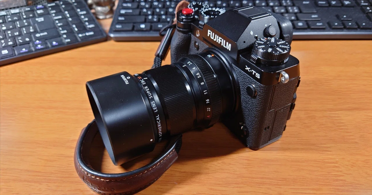 XF30mm F2.8 R LM WR MACRO｜あお